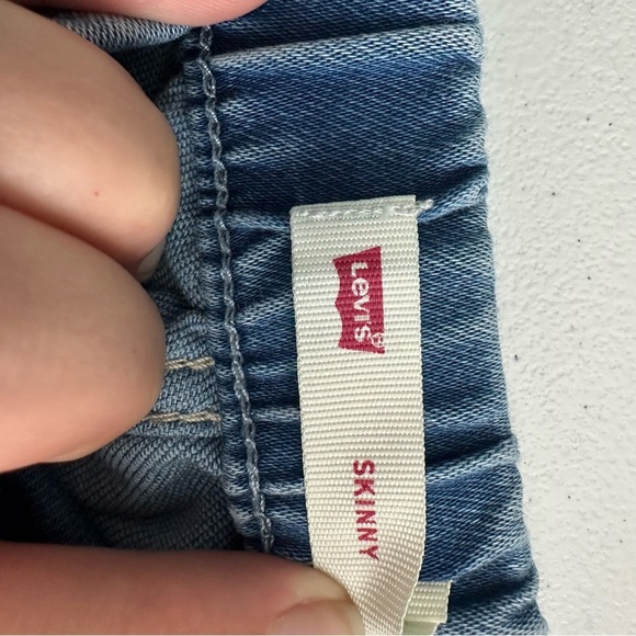 Levi's Boys Youth Elastic Waist Blue Jean Shorts Size 7 Light Wash EUC - Picture 3 of 4